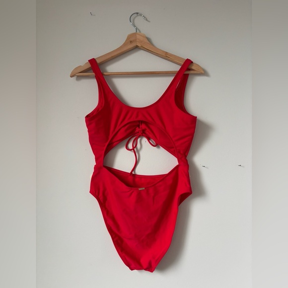 Hollister Red Cutout Cinched One Piece Swimsuit - Picture 2 of 4